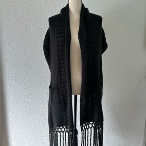 Nordstrom black thick blanket scarf with pockets